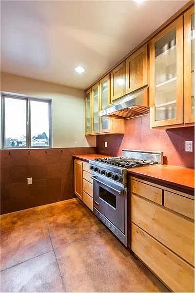 2 bed, 1600 sqft, $4,100 — Photo 2