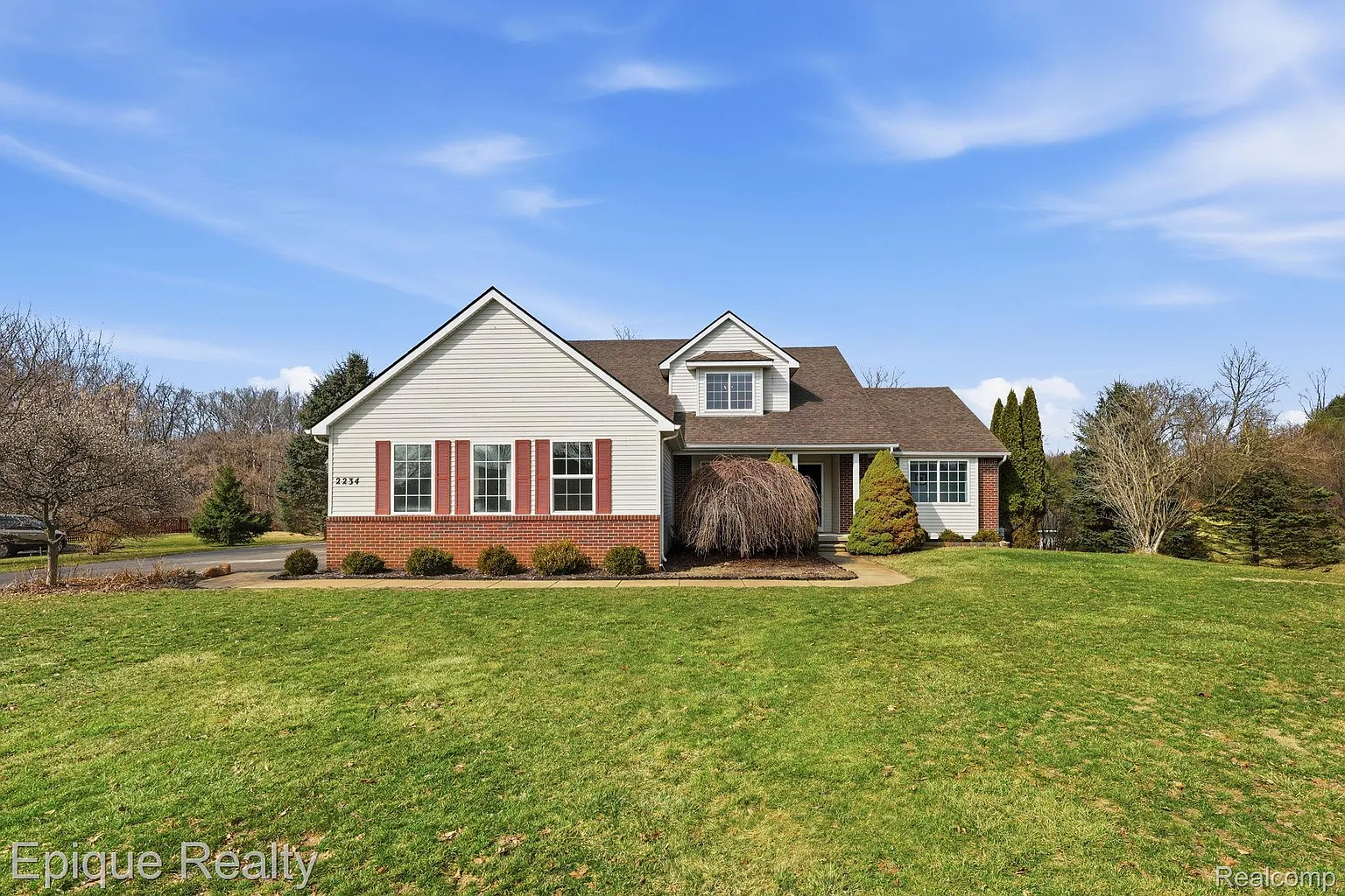 2234 Ridgewood Dr photo 1