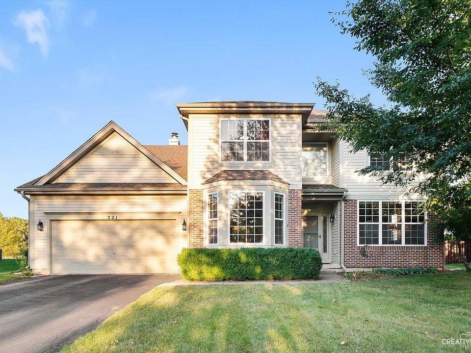 1st image of 221 Somerset Dr
