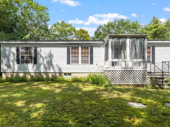 1052 Corn Hill Road, Webster, NH 03303
