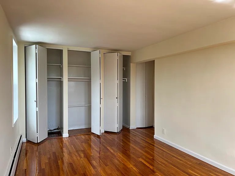 23-50 Waters Edge Dr #4P — Photo 21