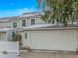 858 Sutton Pl, Akron, OH 44313