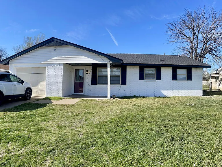 4623 SW I Ave — Photo 4