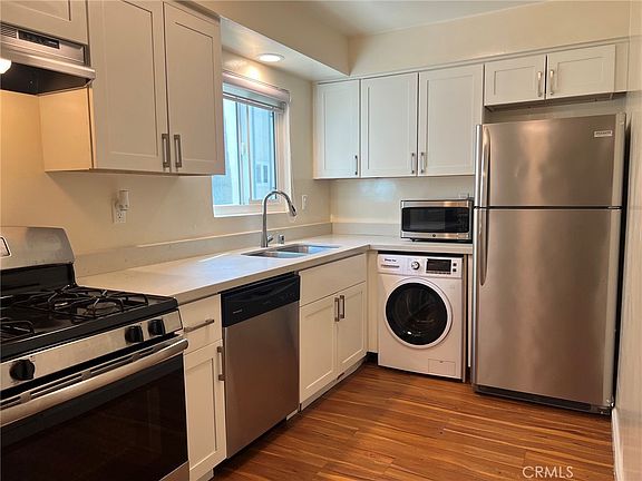 5th image of 265 N Oakland Ave APT 6