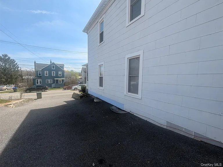 84 Orange Ave — Photo 25