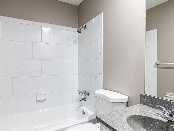 3rd image of 9732 Locust St #9732VLI