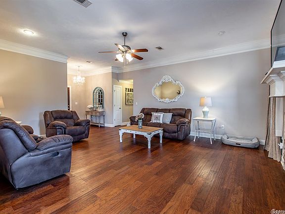 4th image of 23 Southpointe Dr