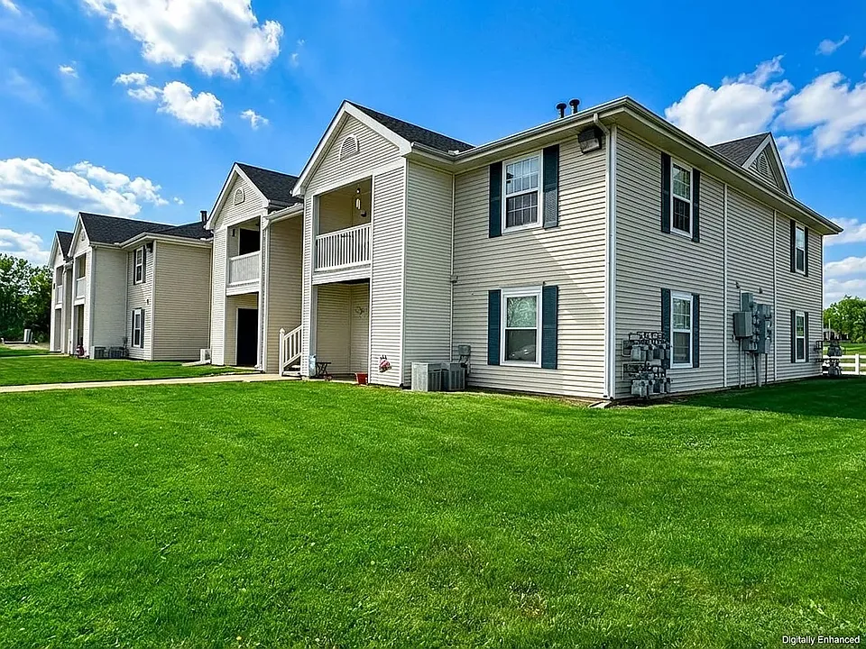 CLEAR CREEK APARTMENTS