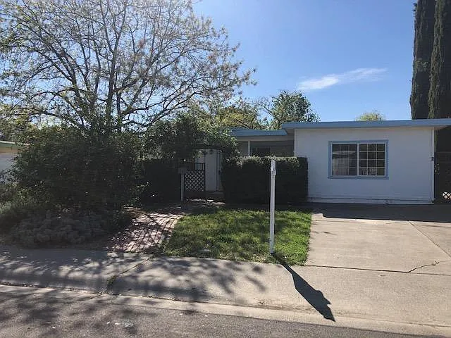 5 Dawn Dr photo 1