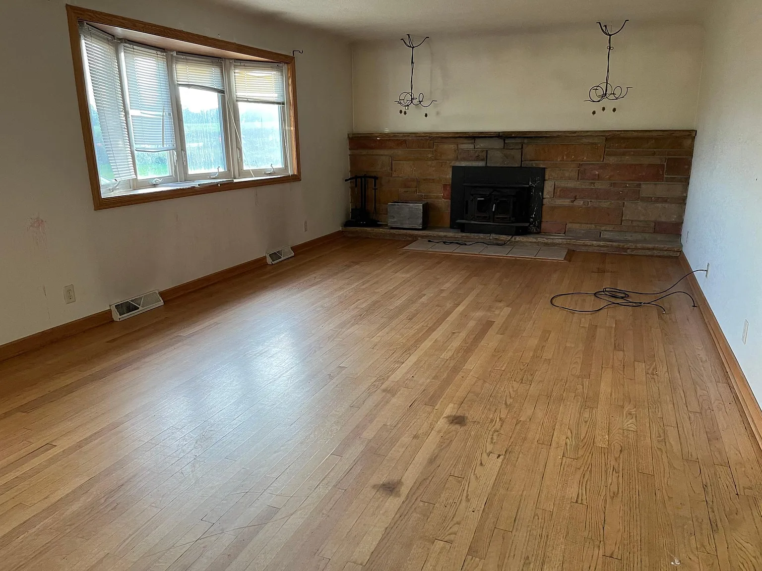 3 bed, 1408 sqft, $2,600 — Photo 4