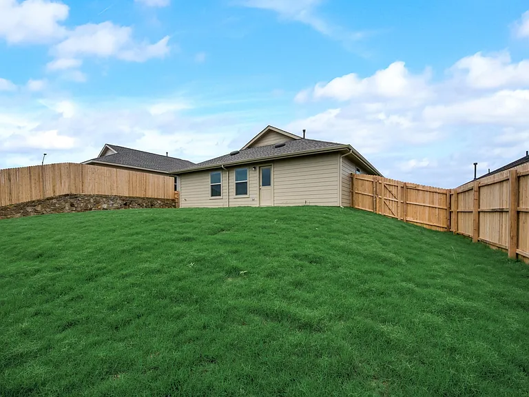 8445 Fawn Creek Dr — Photo 15