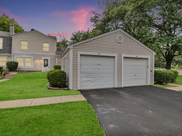 22 Red Oak Trl, Cary, IL 60013
