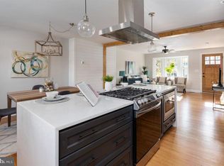 152 Hopkins Rd, Baltimore, MD 21212