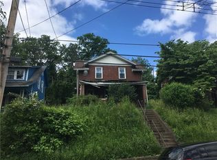 215 Pennsylvania Ave, Clairton, PA 15025