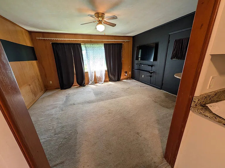 21100 Priday Ave — Photo 8