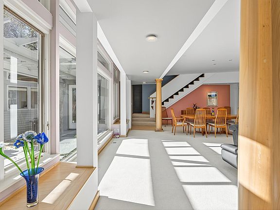 3rd image of 555 Montcalm Pl
