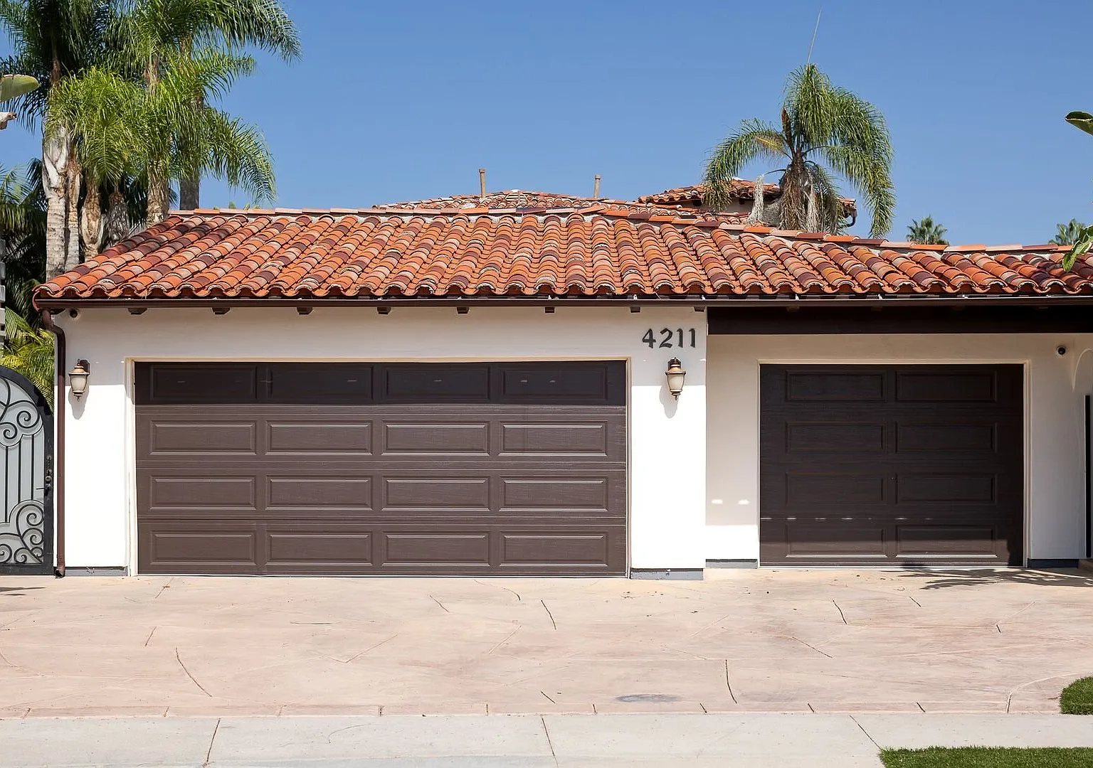 4 Bedroom + 4.5 Bathroom Boat Dock Home with Pool! | Mandalay Bay | Oxnard | Unfurnished — Photo 3