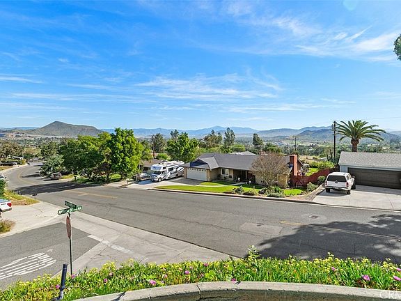 5th image of 5425 Golden Ave W