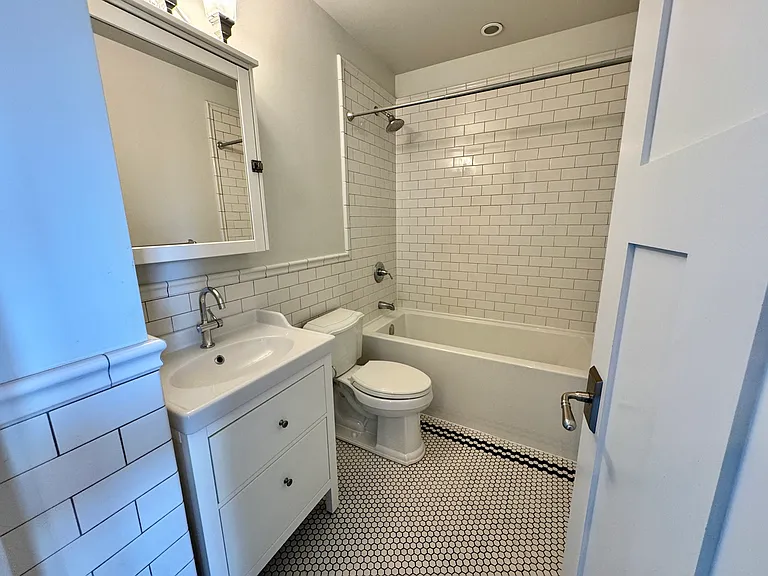 166 E 11th Ave #8 — Photo 19