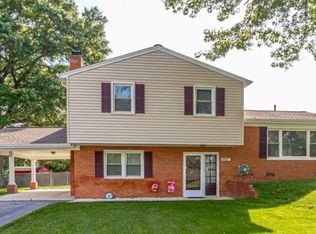 4001 Peach Dr, Waldorf, MD 20601