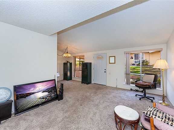 4th image of 19140 Avenue Of The Oaks Unit C