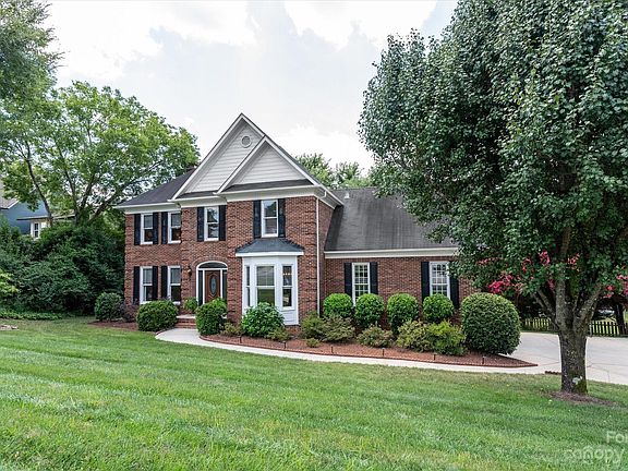 2nd image of 7006 Providence Ln W