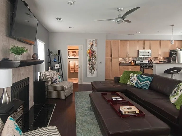 2606 Wilson St #1105 — Photo 3