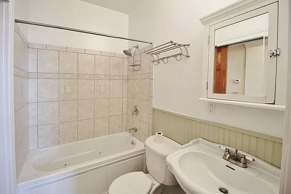 Rented by Julianna Realty Corp | media 23