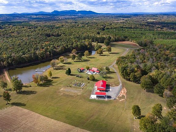 3rd image of 1260 Beaver Island Trail Rd