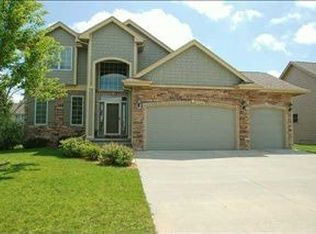 210 13th St SW, Altoona, IA 50009