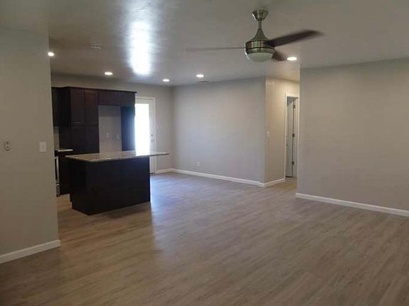 3rd image of 1134 E Garland Ave