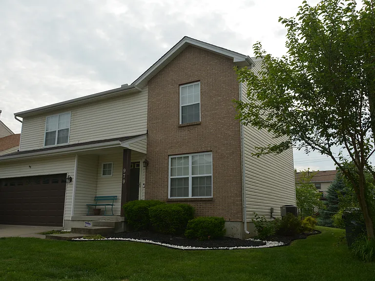 979 Kemper Meadow Dr — Photo 3