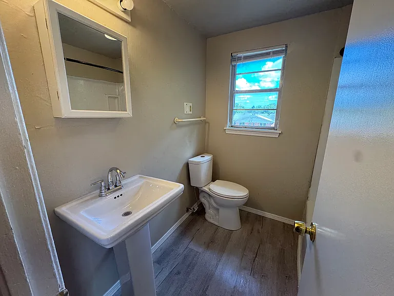 213 NW 84th St — Photo 20
