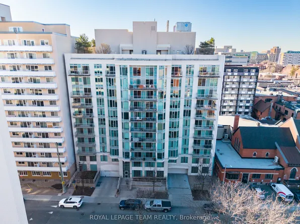138 Somerset St W #801, Ottawa, ON K2P 0A3