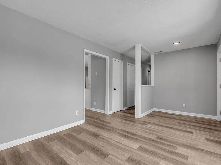 27 Sierra Rd — Photo 4