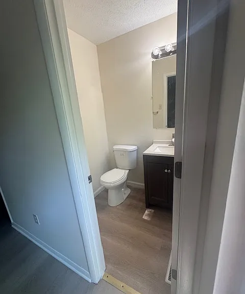 Master 1/2 bath