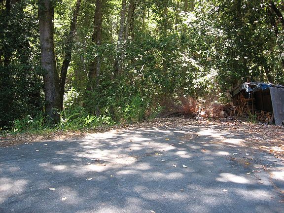 4th image of 216 Everest Dr