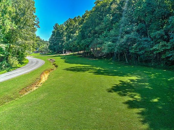 5th image of 875 Frank Roberts Rd