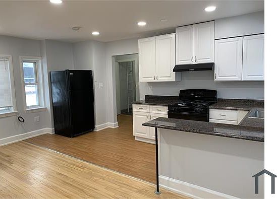 2nd image of 27001 Hillside Ave #2FLREAR