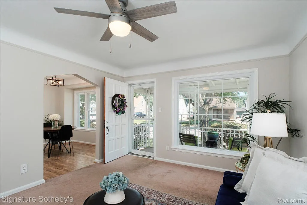 3 bed, 1861 sqft, $2,100 — Photo 3
