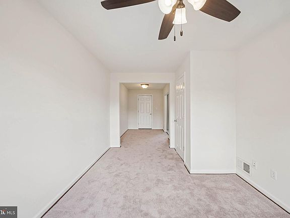 5th image of 3706 Lyndale Ave