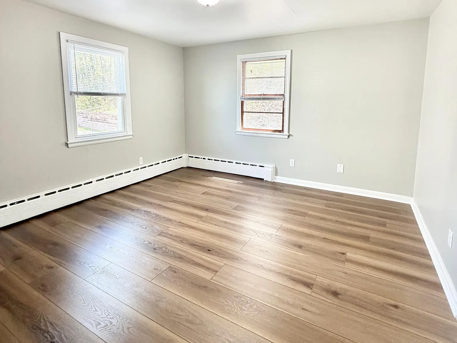 2 bed, 700 sqft, $1,700 — Photo 3