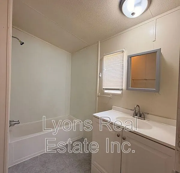 8409 Grady Dr — Photo 15