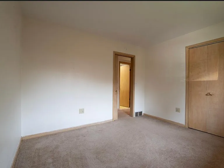 611 Brynhaven Dr — Photo 17