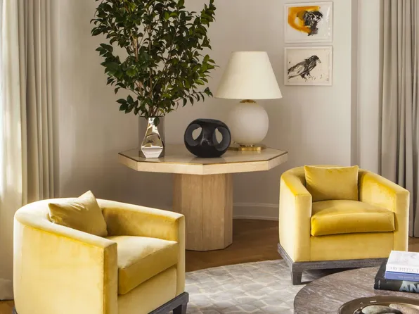 275 West 10th Street image 1 of 18