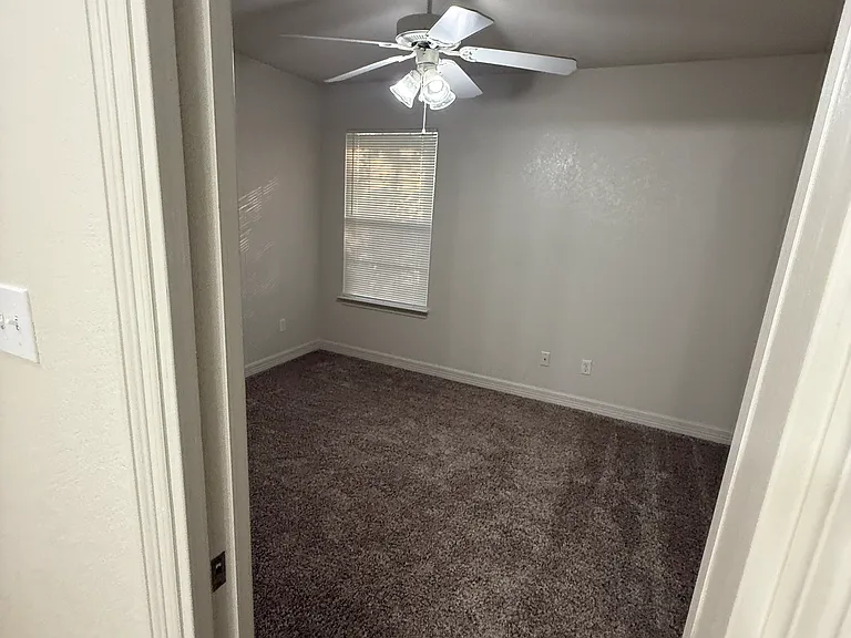 820 N Beal St #B — Photo 15