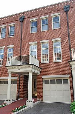 1st image of 1410 W Wrightwood Ave APT I