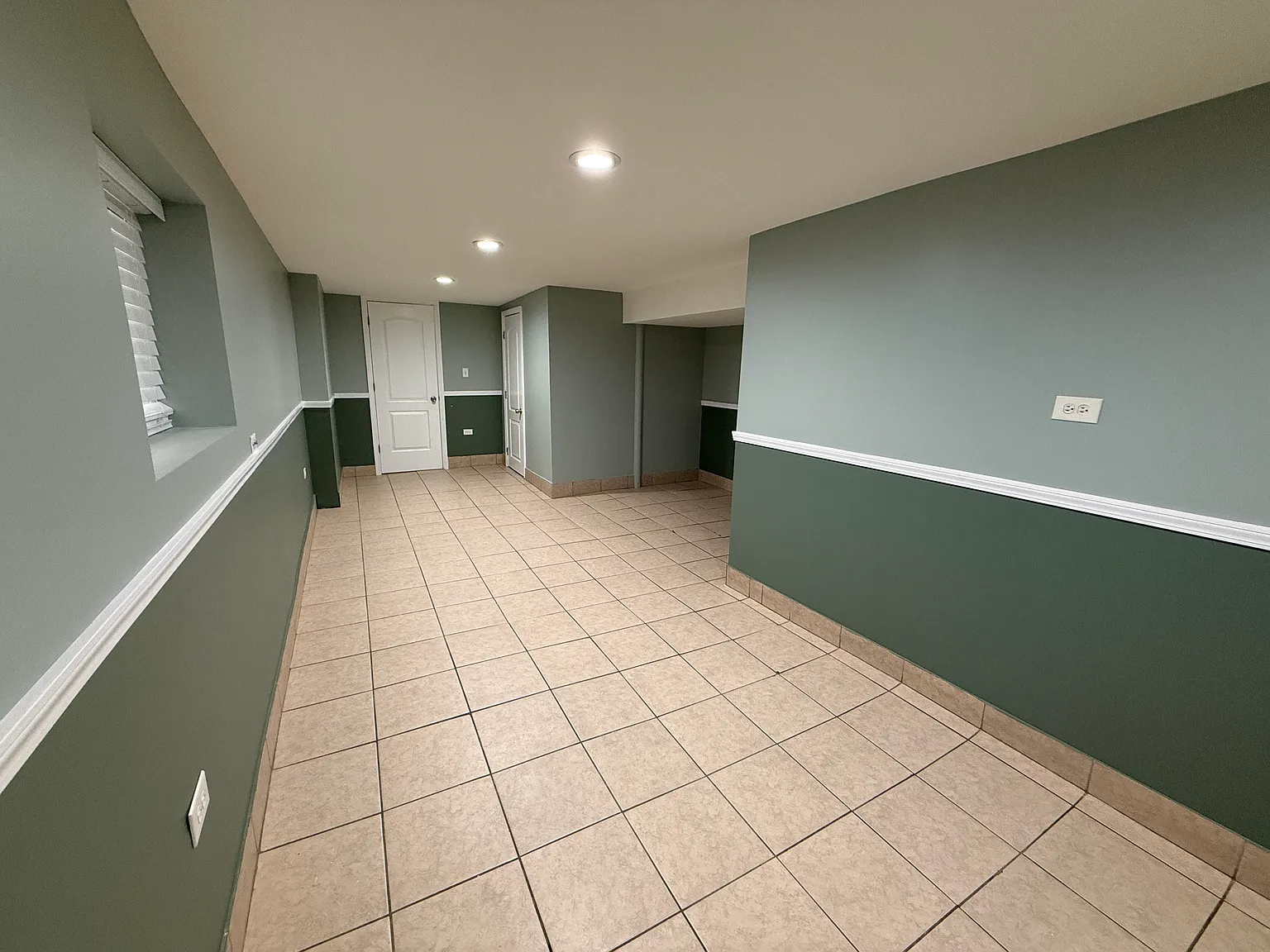 6315 S Kolin Ave — Photo 2