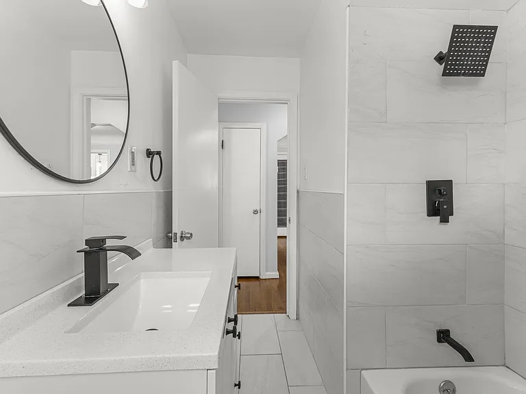 21311 Outer Dr — Photo 11