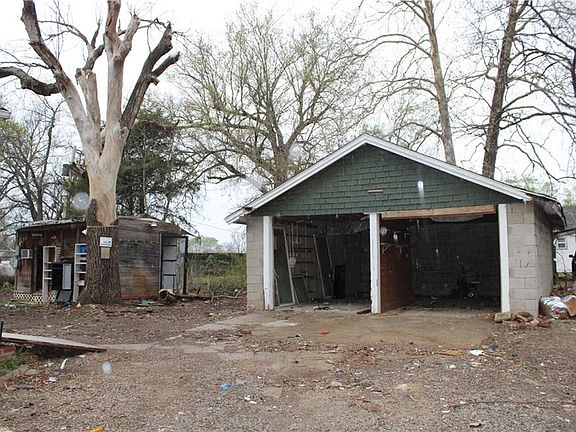 4th image of 601 E Race St
